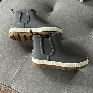 Sperry rubber boots